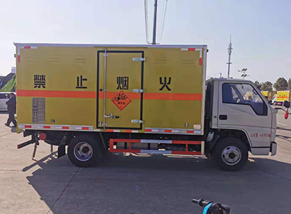 佳县爆破器材运输车